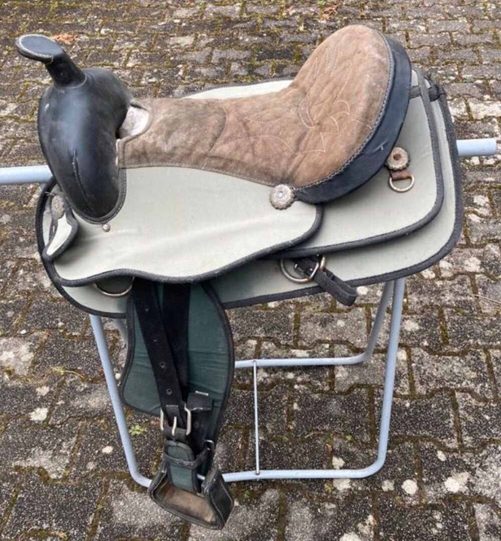   Selle western synthétique 