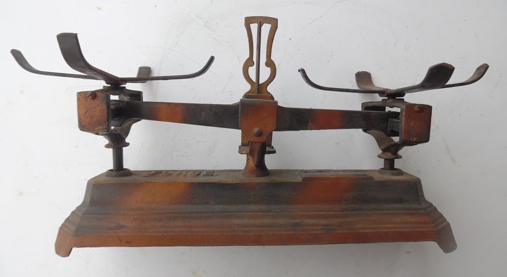 Balance Roberval 5 kg rouge&acirc;tre avec plateaux
Fonctionne Bricolage