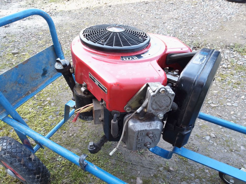 MOTEUR TRACTEUR TONDEUSE AUTOPORT&Eacute;E BRIGGS ET STRATTON OHV Bricolage