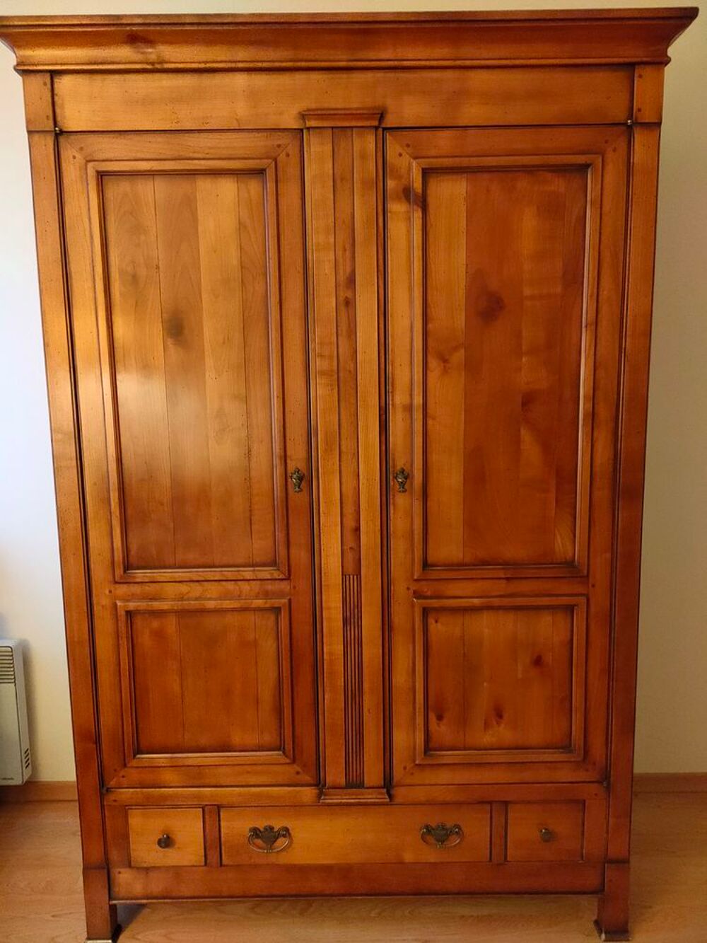 Ensemble commode et armoire merisier massif Meubles