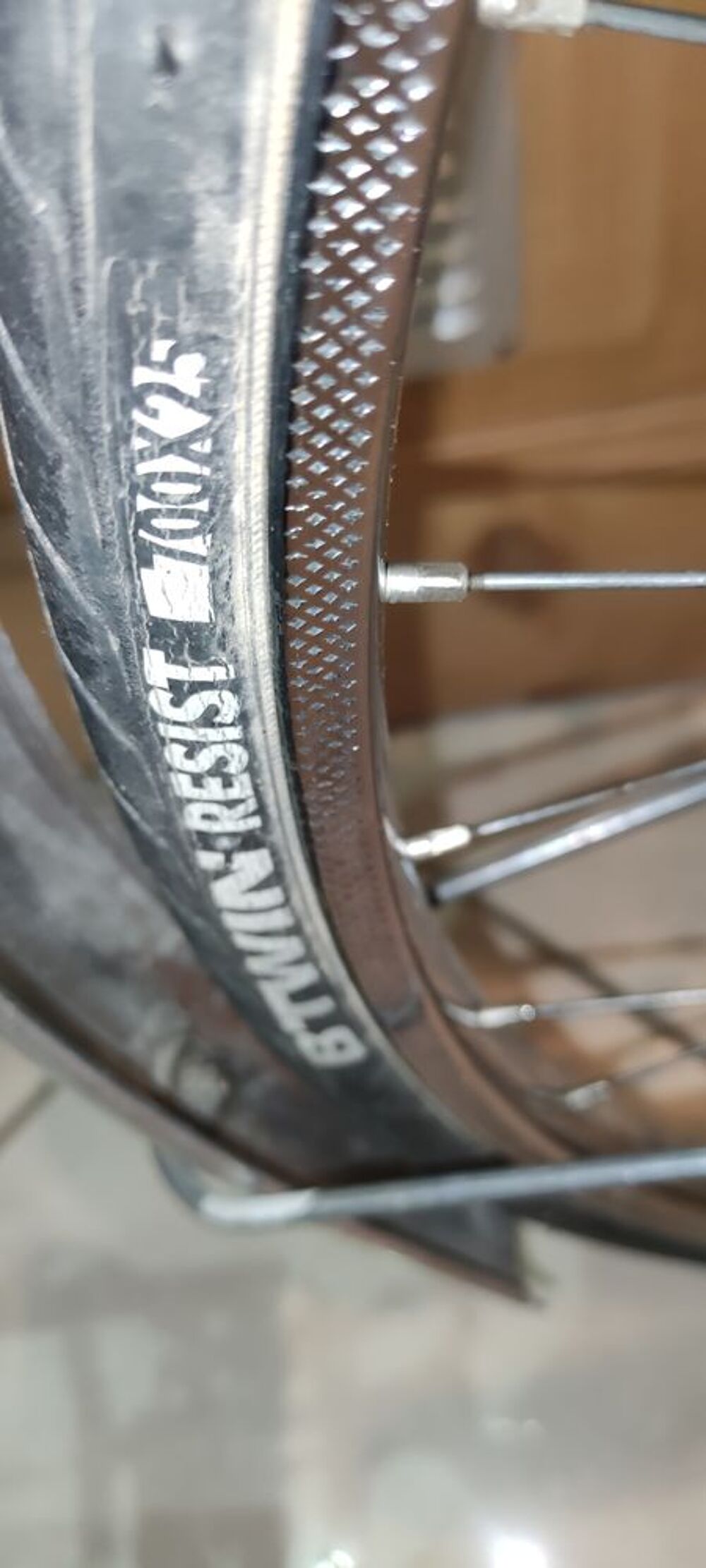 Rare Un v&eacute;lo de course YCENNA cadre acier bleu 57 cm. Tr&egrave;s b Vélos