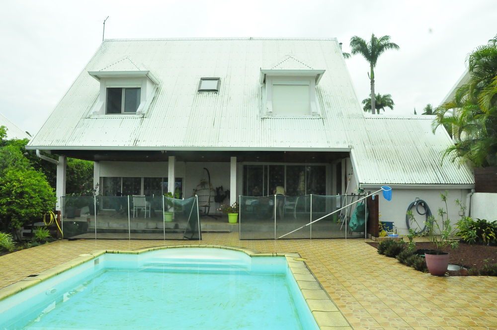 Vente Villa maison de 190 m2 sur 715 m2 de terrain avec PISCINE La réunion