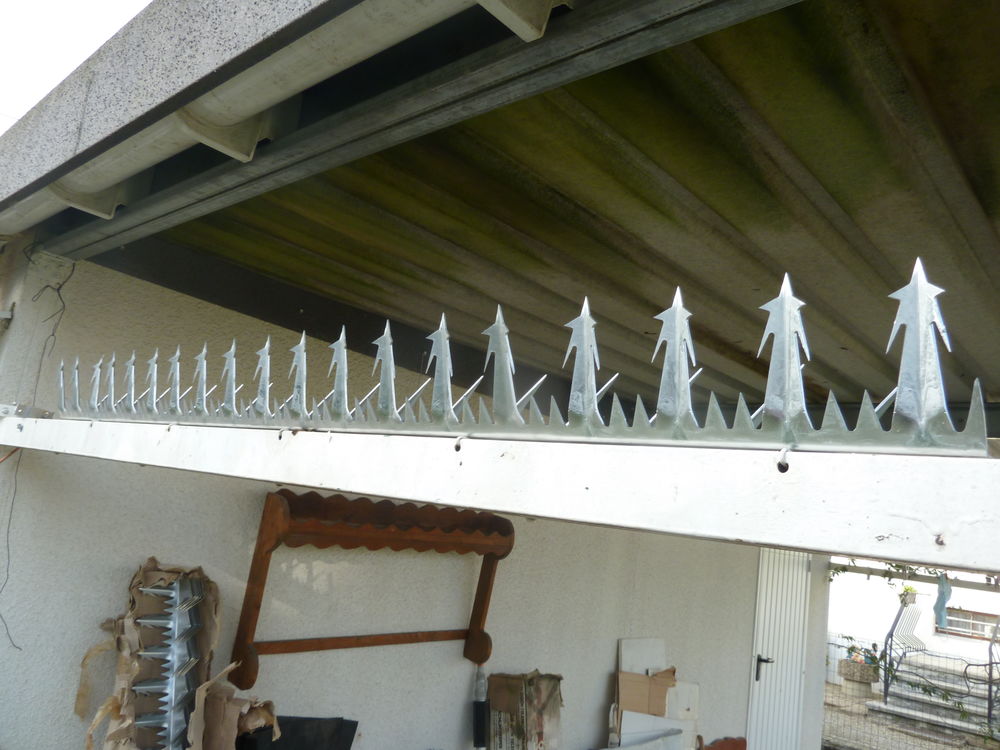 CRETE DEFENSIVE EN INOX Bricolage