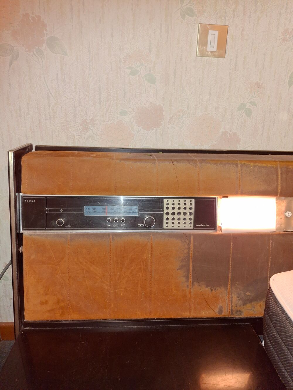 Ensemble meuble et lit 140 x 190 900 euros Meubles
