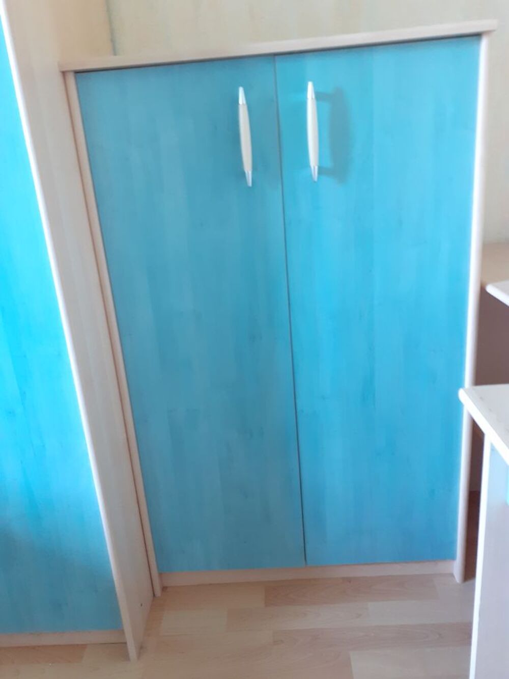 A saisir chambre compl&egrave;te Meubles