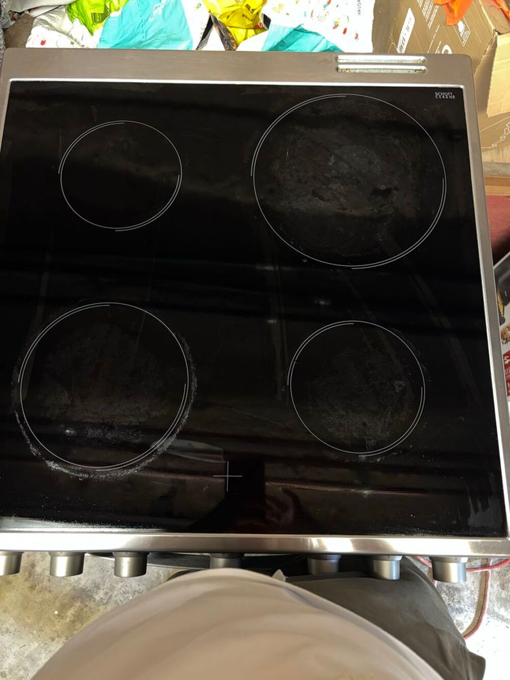 Gazini&egrave;re vitro c&eacute;ramique indesit Electroménager