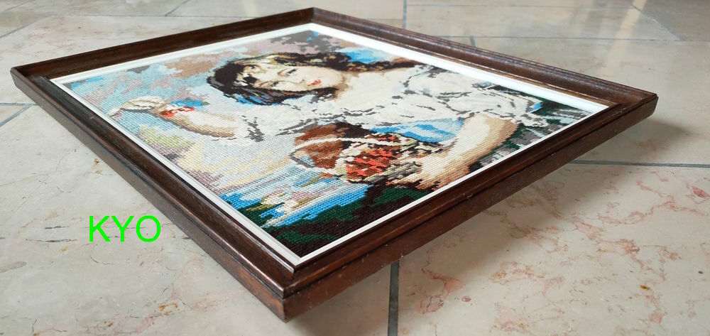 Tableau tiss&eacute; femme, broderie au point de croix, fait main Décoration