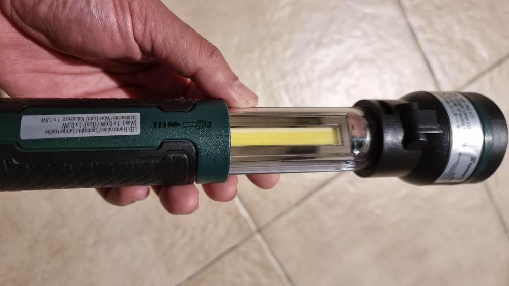 Lampe Torche Parkside - Baladeuse orientable et aimant&eacute;e - N Bricolage