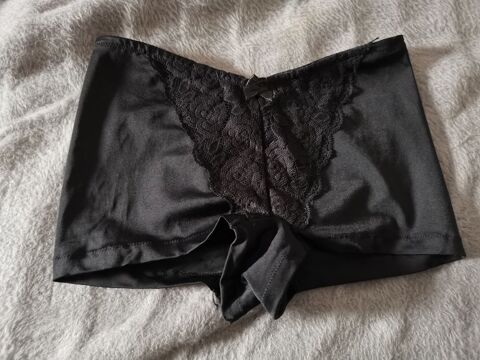 Shorty noir sans marque, taille L, neuve, jamais porté 20 Villemomble (93)