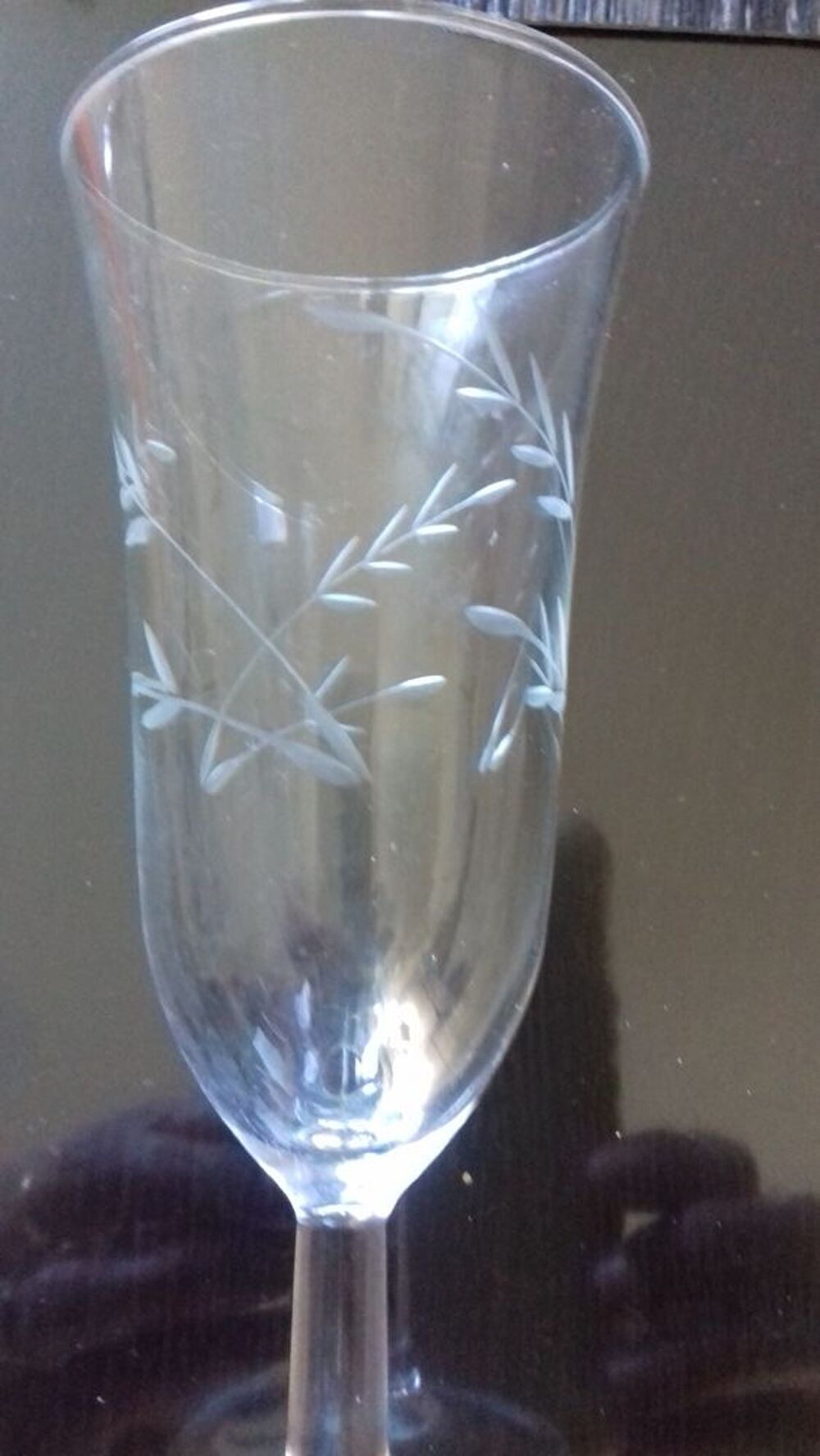 Verres anciens grav&eacute;s Cuisine
