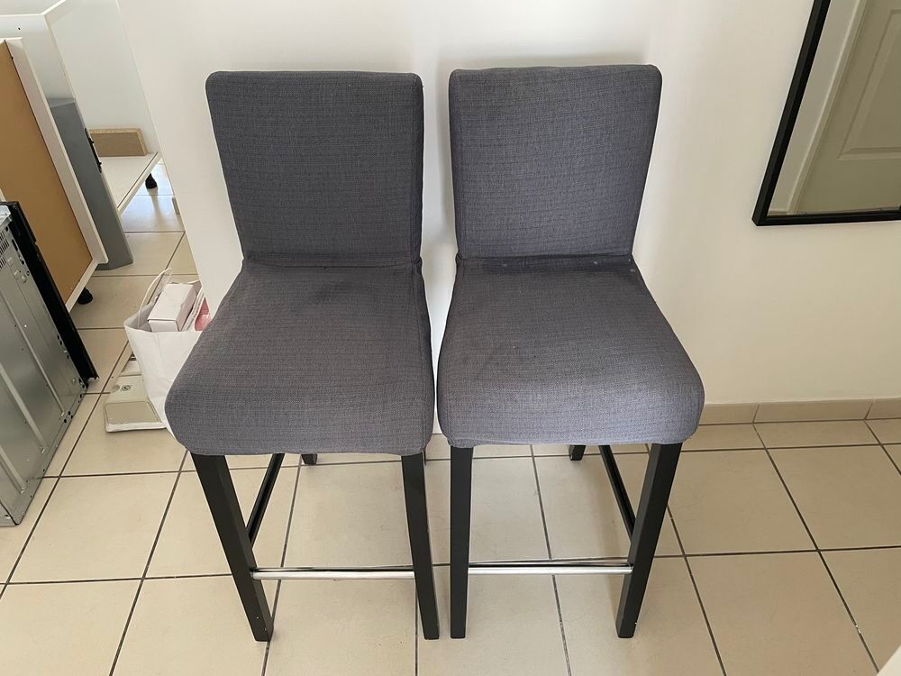 Armoire, bar, tabourets Meubles