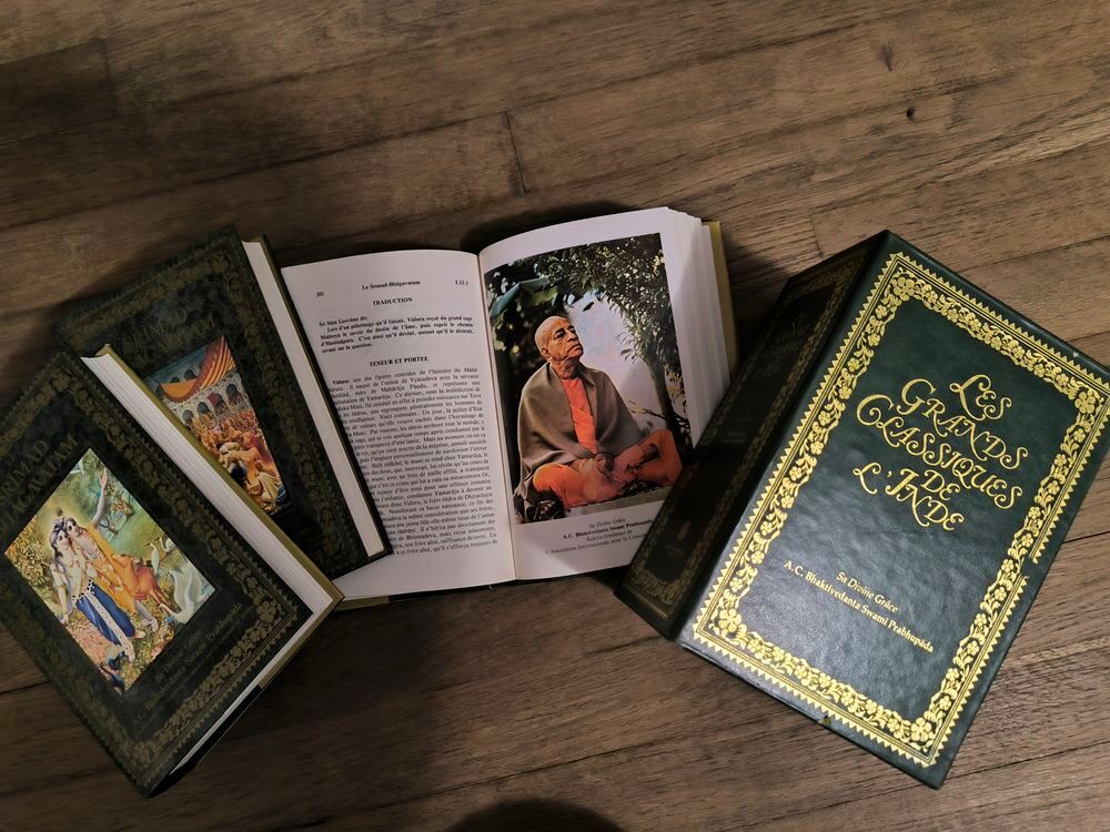 3 Livres LES GRANDS CLASSIQUES DE L'INDE Sa Divine Gr&acirc;ce Livres et BD