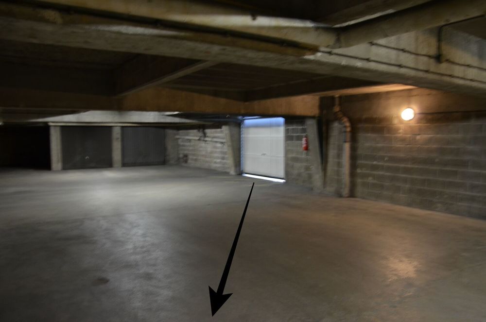 Location Parking/Garage GARAGE BOX FERME PROCHE DE LA GARE - CLAIRMARAIS Reims