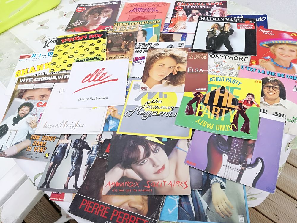 Lot de 40 disques vinyles CD et vinyles