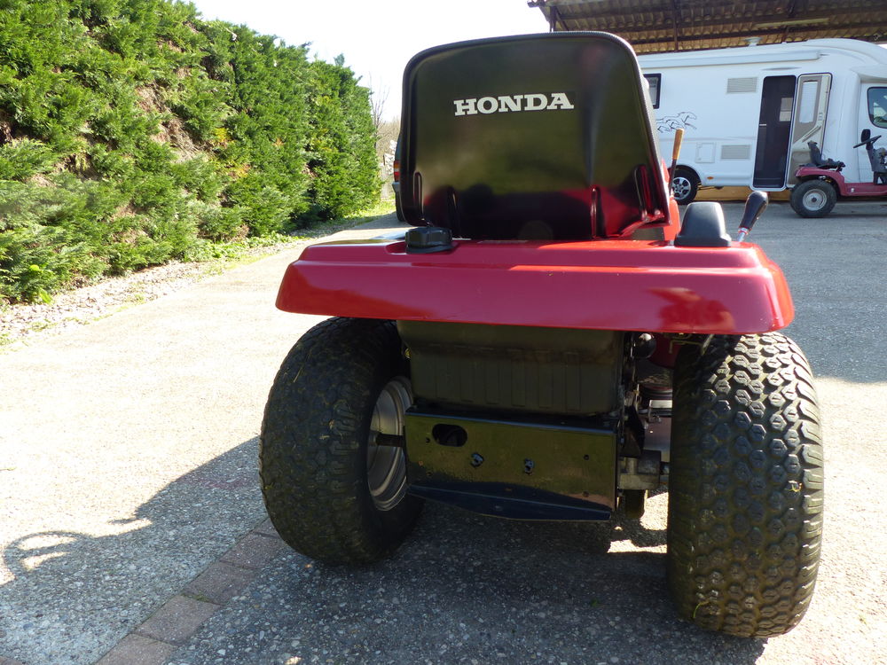 A vendre tracteur tondeuse honda 4514 H Jardin