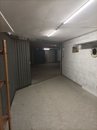  Parking / Garage  louer 18 m