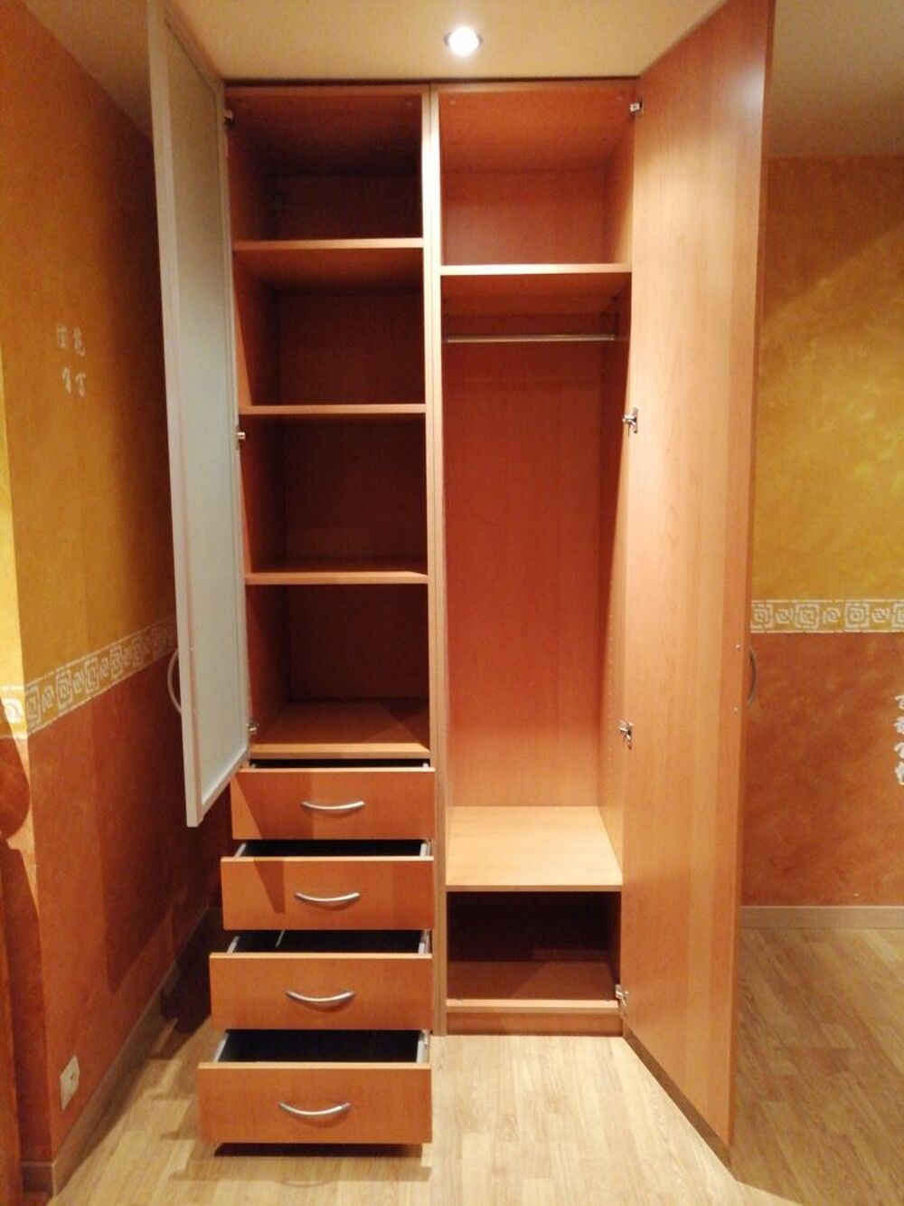 ARMOIRE 2 PORTES Meubles