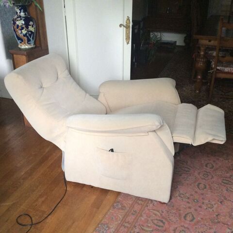 Fauteuil relax electrique EVERSTYL
300 Bry-sur-Marne (94)