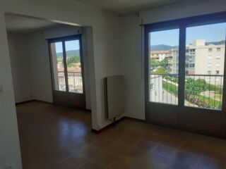  Appartement à louer 4 pièces 80 m²