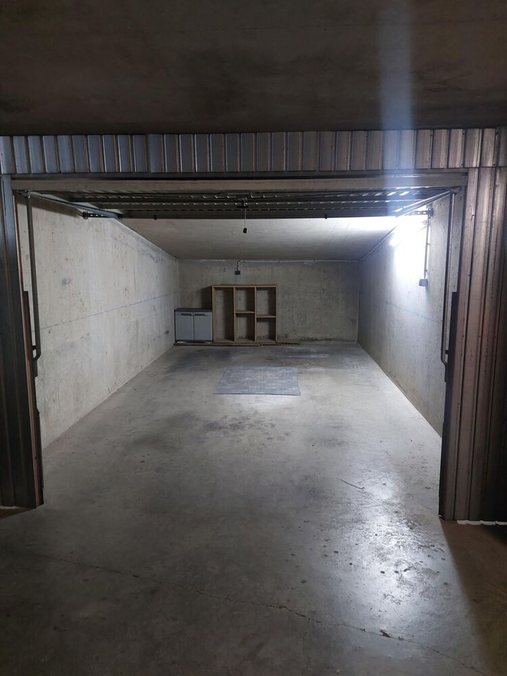 Vente Parking/Garage Garage spacieux à Nîmes rue V Faïta Nîmes