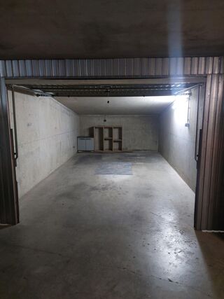  Parking / Garage à vendre 19 m² Nîmes