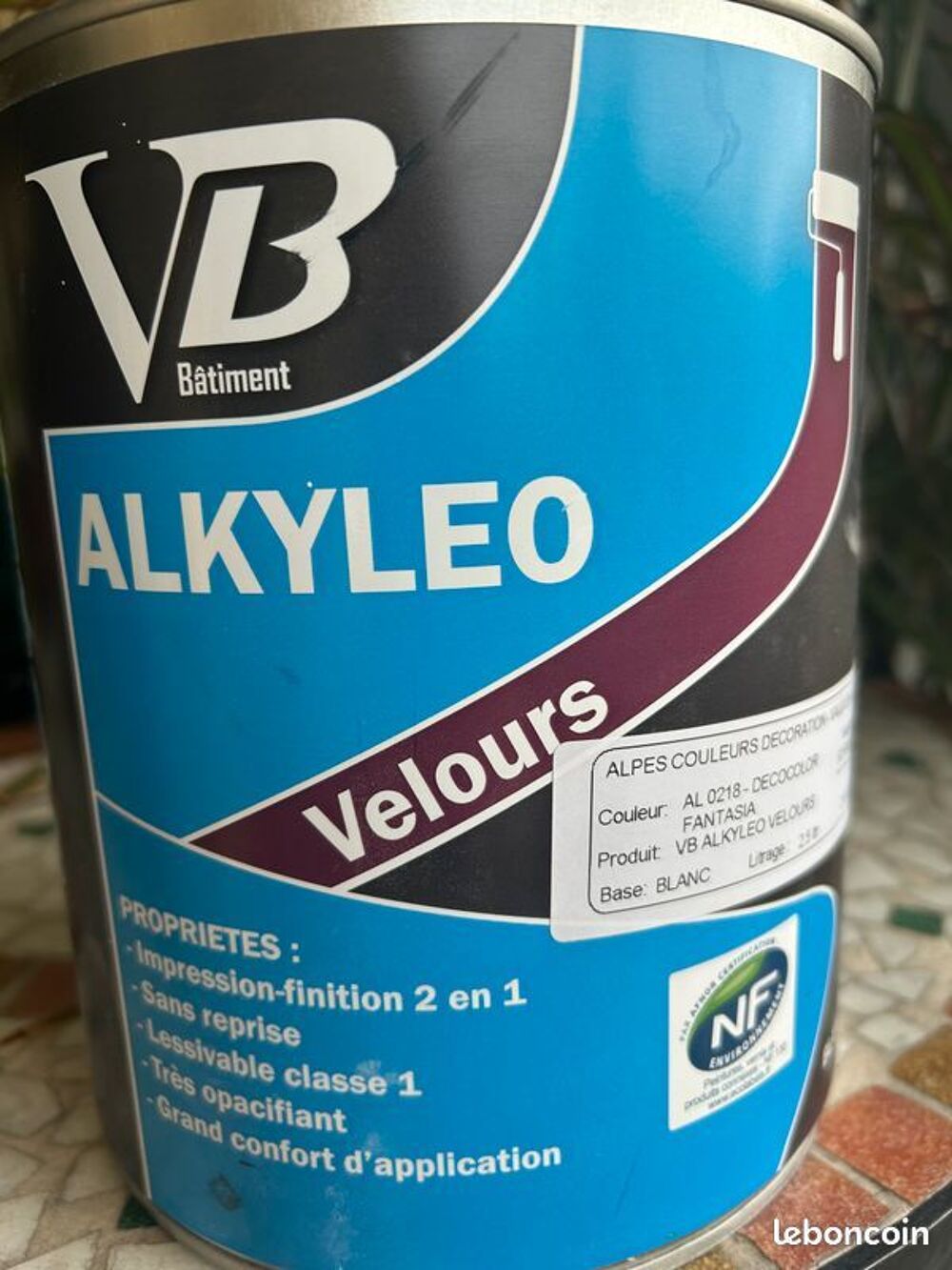 pot de peinture neuf Décoration