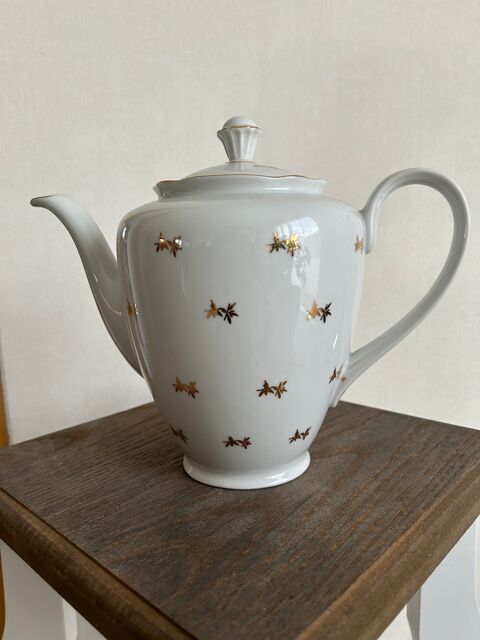 Cafetire, porcelaine blanche avec motifs dors 15 Blies-Guersviller (57)