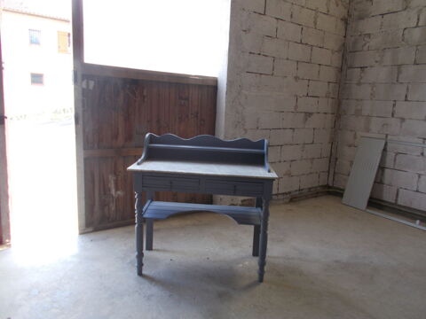 Table de toilette  d'autrefois  et  jouck  de décoration 130 Pavie (32)