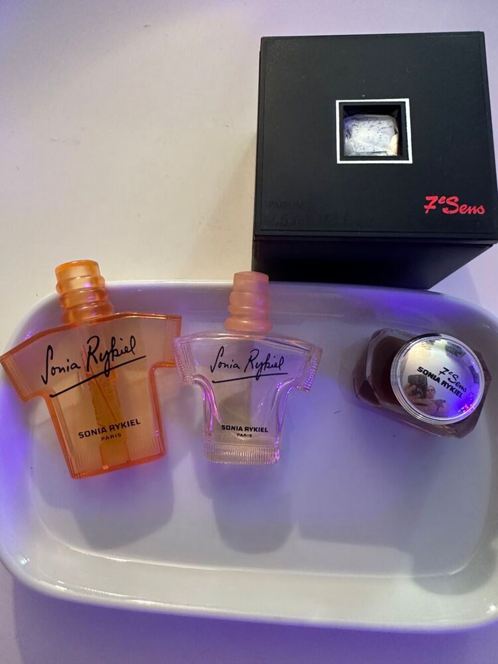 Lot de 100 miniatures de parfum de grandes marques 