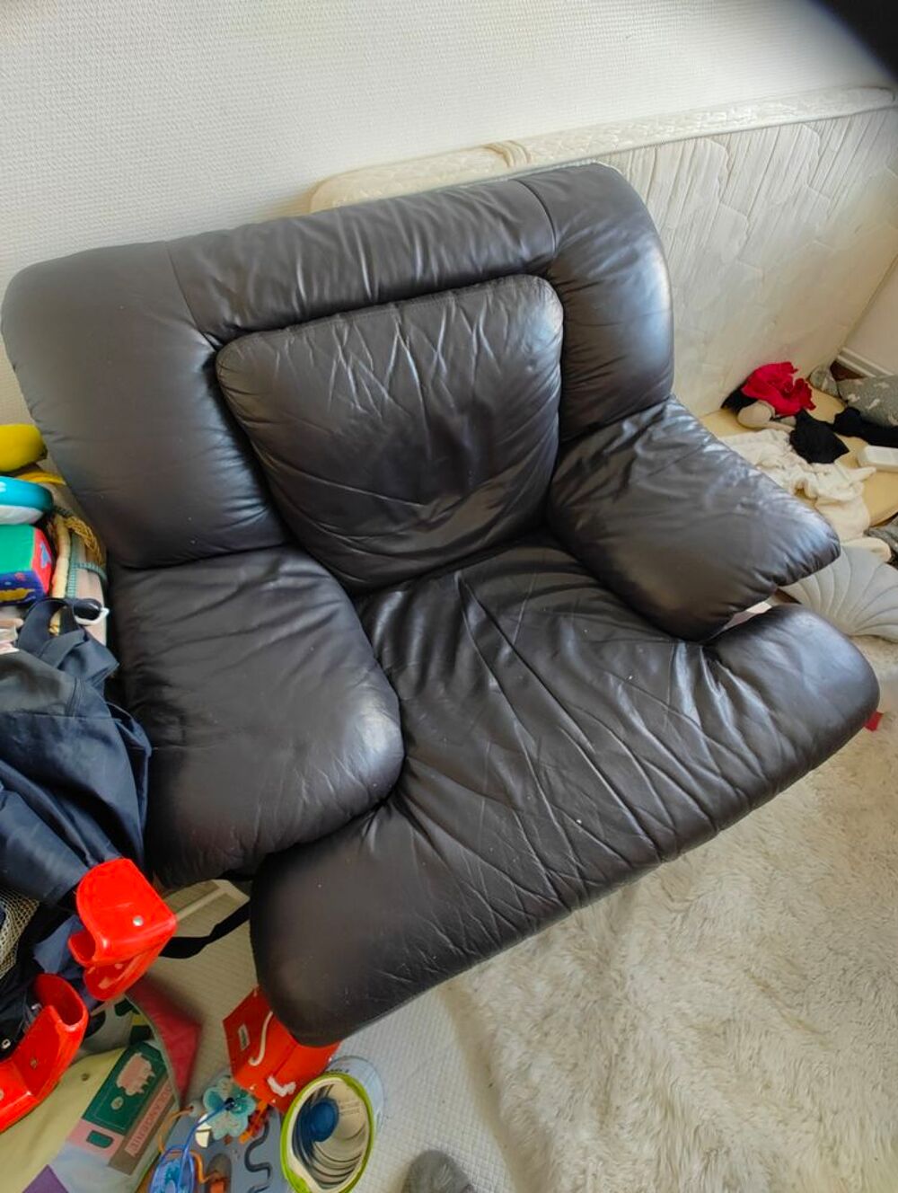 Fauteuil cuir tr&egrave;s confortable Meubles