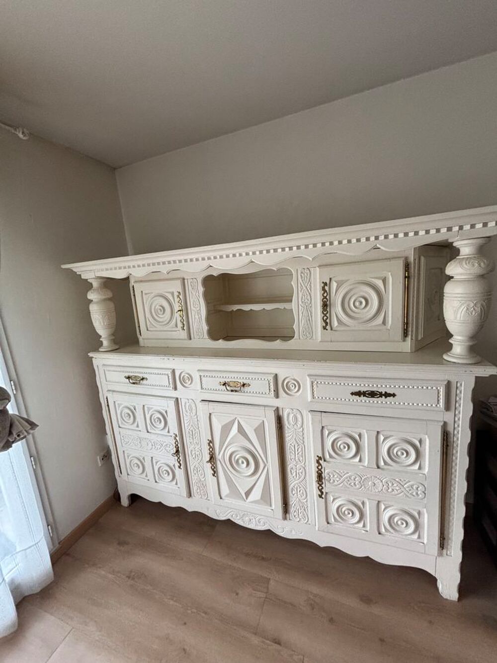Buffet ancien en bois massif peint tr&egrave;s bon &eacute;tat Meubles
