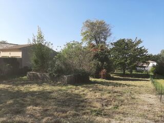  Terrain  vendre 700 m Uchaux