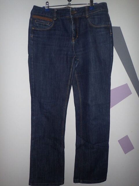 Jean femme 5 Amb�rieu-en-Bugey (01)