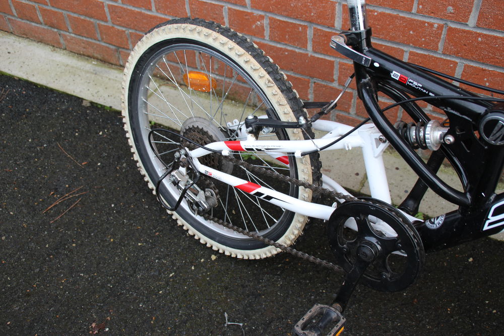 velo vtt (50x406) 20pouces Vélos