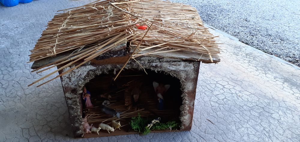 Creche avec santons
Décoration