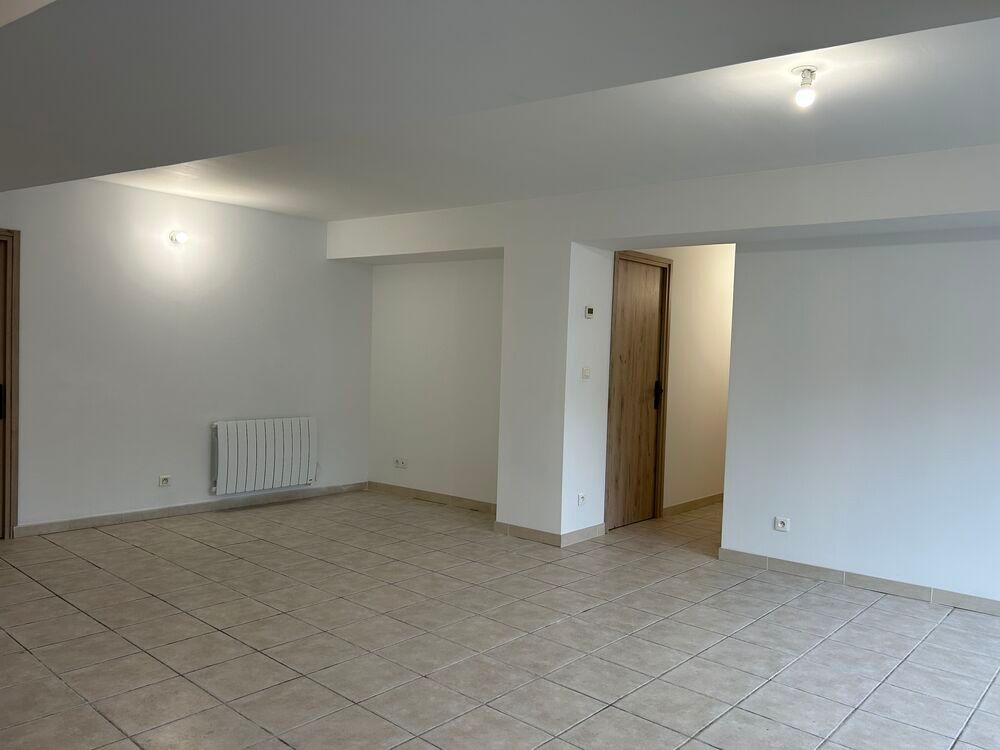 Location Appartement Centre ville, bel appartement lumineux de 95 m² en rez-de-ch Générac