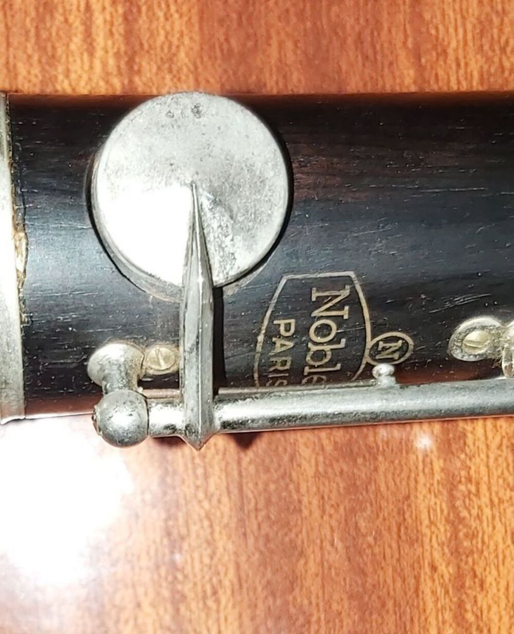 Clarinette Noblet, corps en &eacute;b&egrave;ne. Instruments de musique