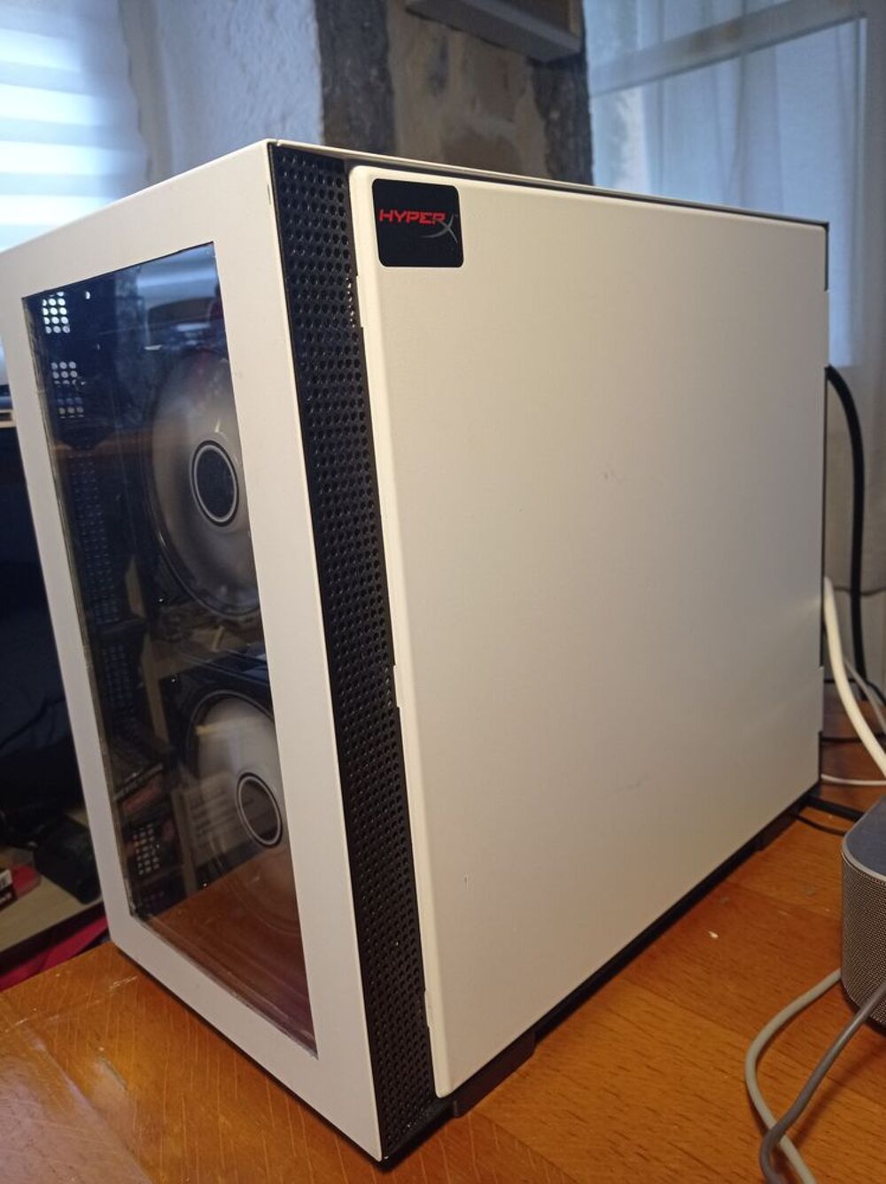 PC i3 3,7ghz. 16go ddr4. Ssd M2 250 boitier NZXT H200 Matériel informatique