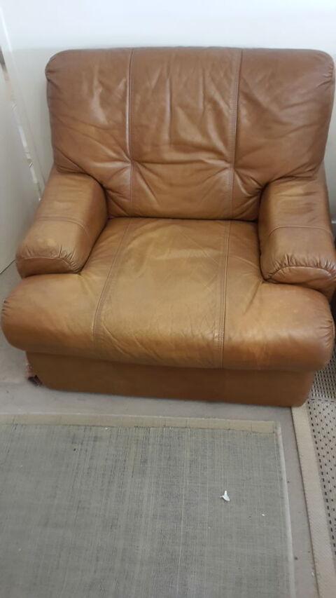 Canap 3 place et fauteuil en cuir vritable. 250 Villetaneuse (93)