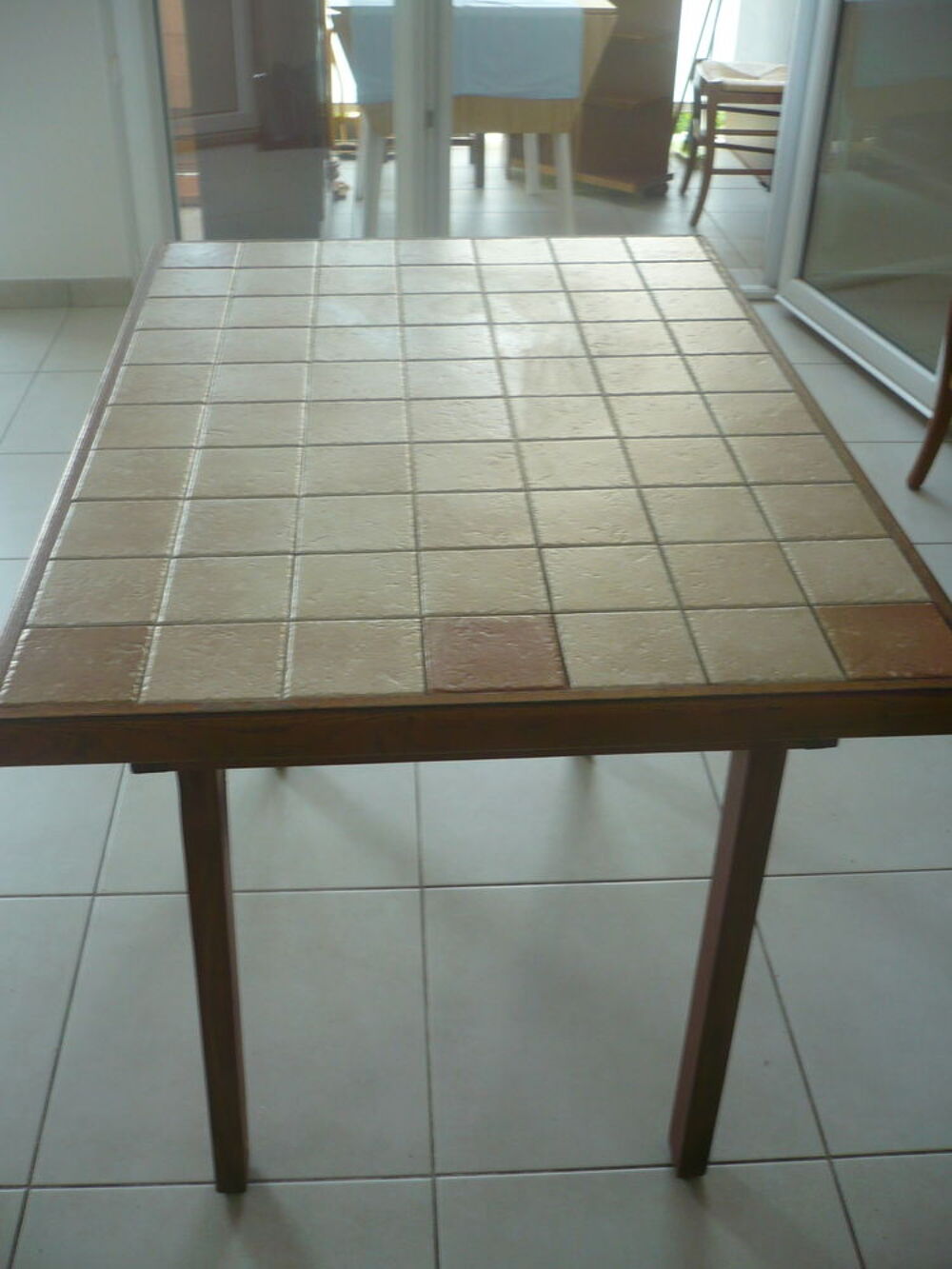 TABLE DE CUISINE+ 4 CHAISES Meubles