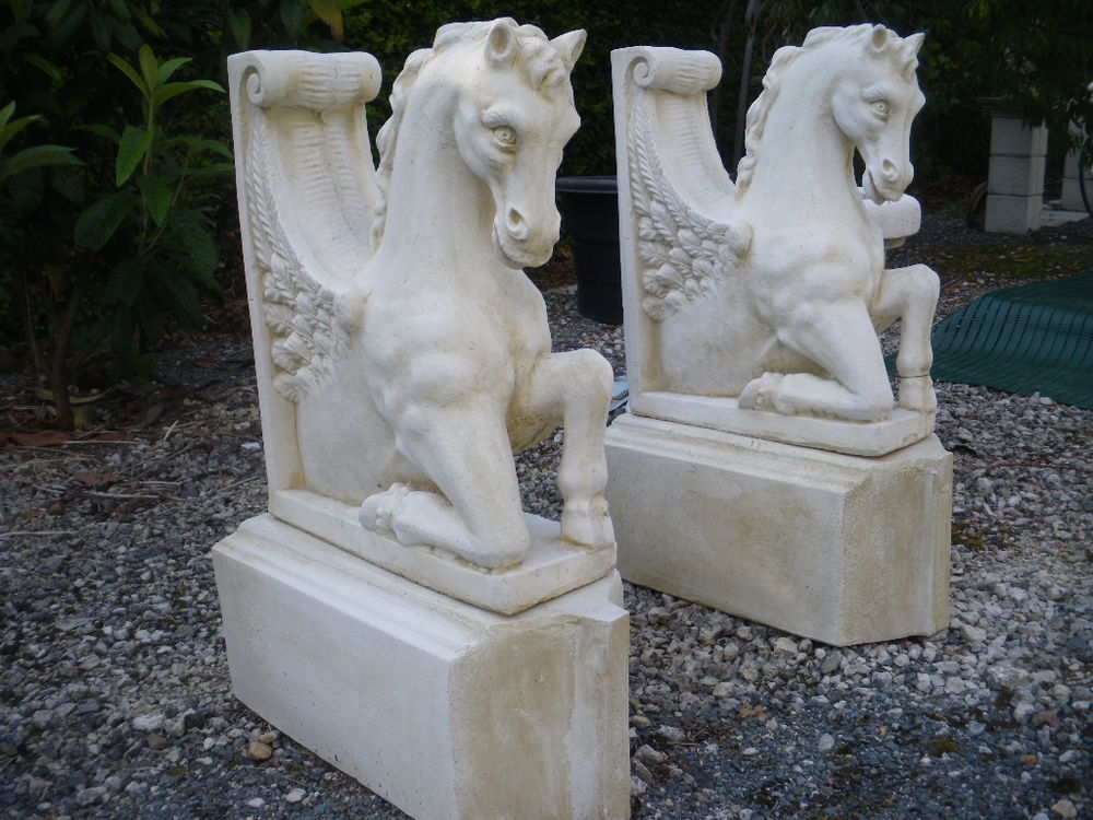 Statue de cheval en pierre, fontaine Dcoration