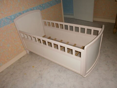 Lit enfant. Vintage occasion
25 Cherves (86)