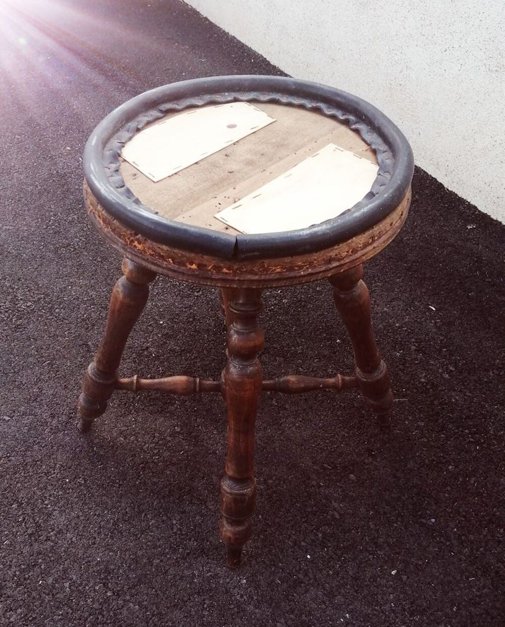 TABOURET ROND ANCIEN EN BOIS Meubles