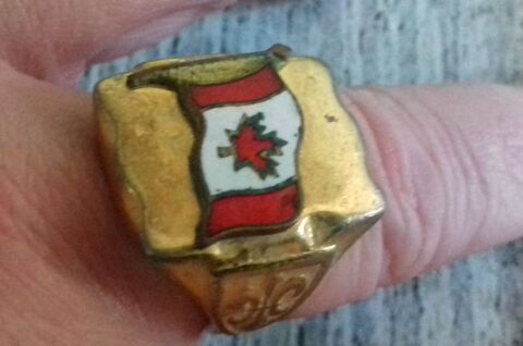 Bague - Chevali�re acier dor� Drapeau Canadien 1 Besan�on (25)