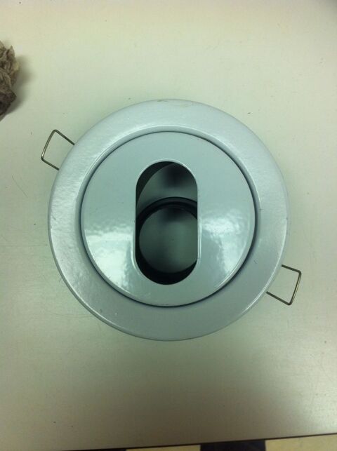 SPOTS A ENCASTRER, 40 pi�ces 60 Paris 17 (75)