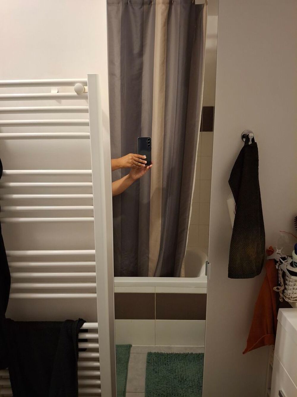 Vends armoire &agrave; pharmacie ikea blanche porte miroir. Meubles