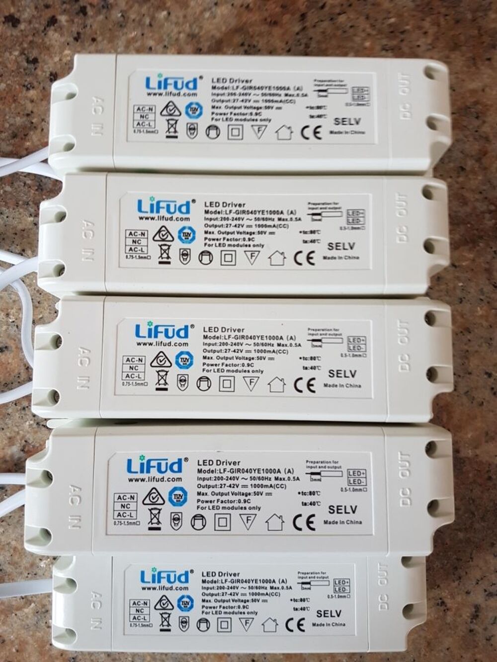 TRANSFORMATEUR LAMPES LEDS : Bricolage