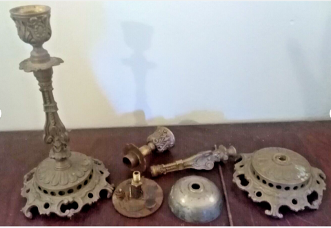 Curiosit� : paire de chandeliers musicaux en r�gule XIX�me S 150 Roquefort-les-Pins (06)