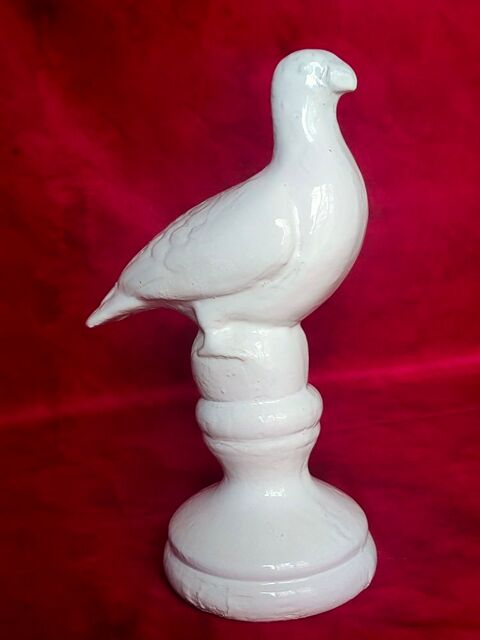 Ancien pigeon blanc artisanal en gr 65 Avermes (03)