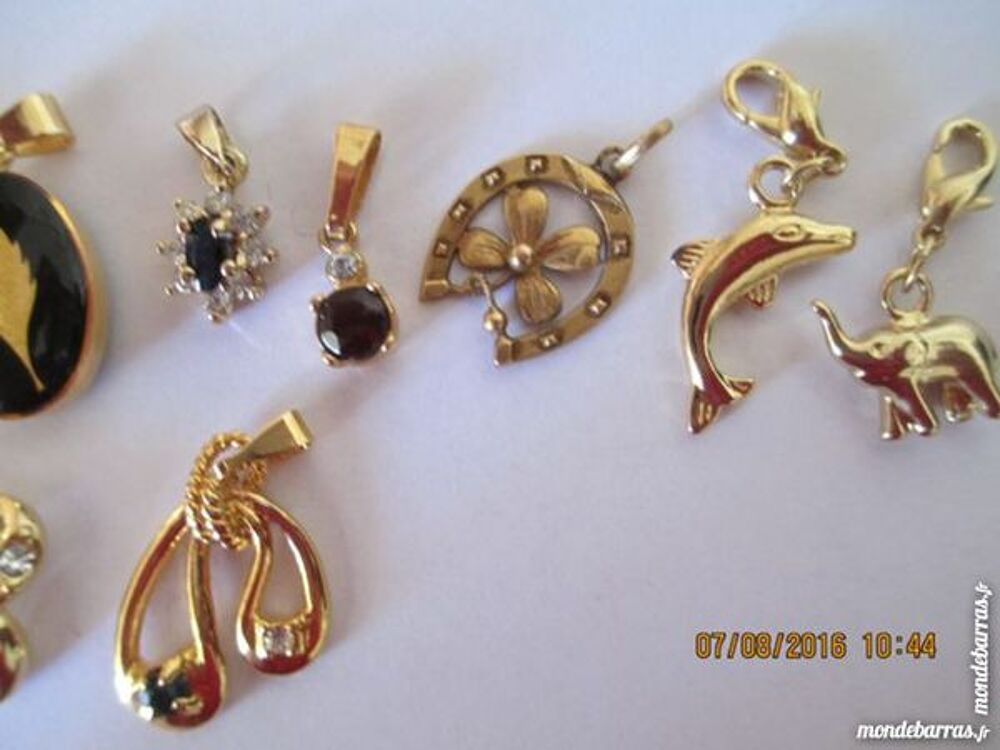 5 pendentifs fantaisie Bijoux et montres